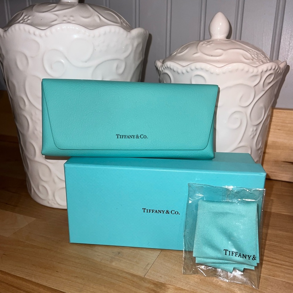 Tiffany Glasses case with box and lens cloth